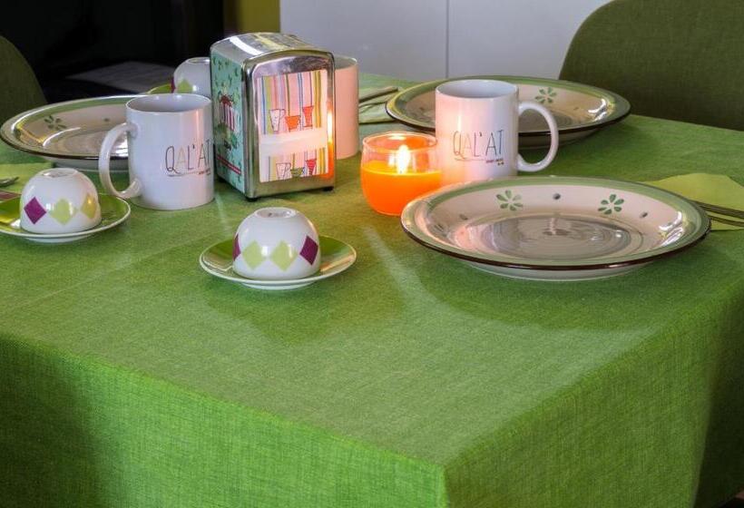 פנסיון Qal At Apart