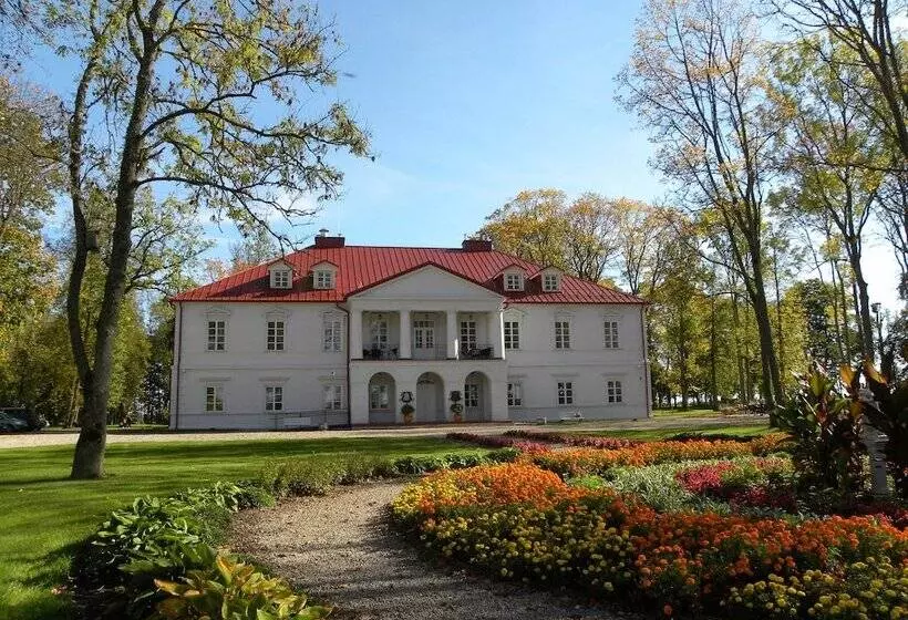 Hotel Bistrampolis Manor