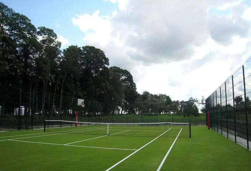 Hotel Bistrampolis Manor