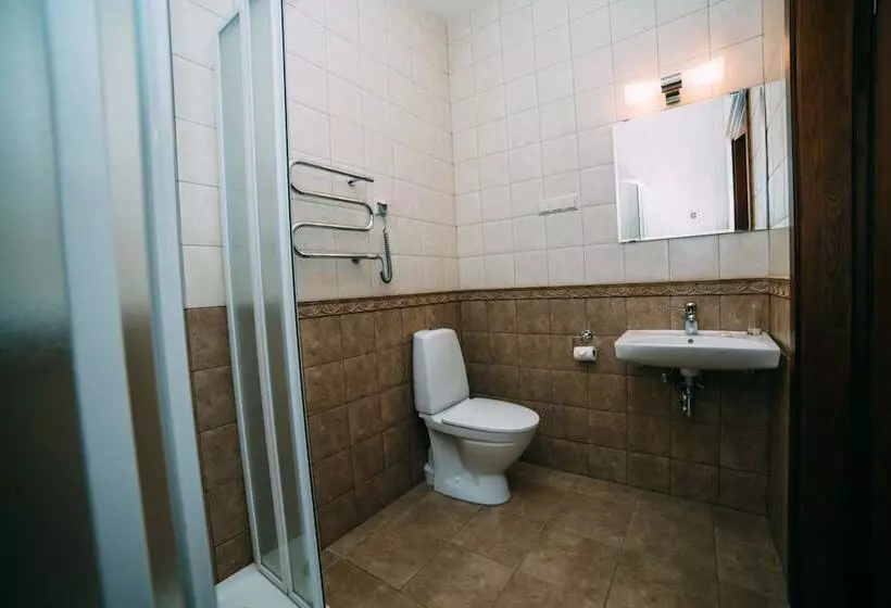 Hotel Bistrampolis Manor