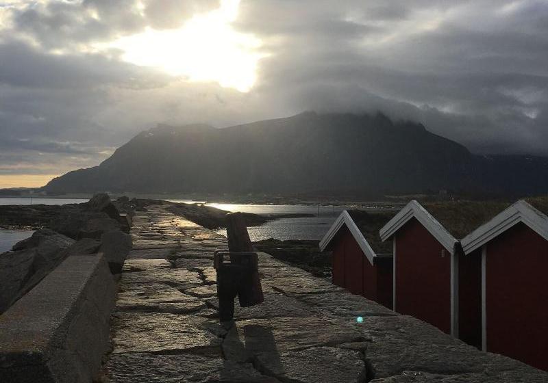 Hotel Hustadvika Guesthouse