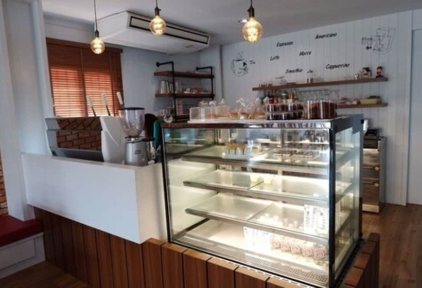 בית מלון כפרי Km Condo