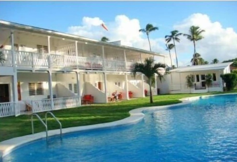 בית מלון כפרי Las Cayenas Beach