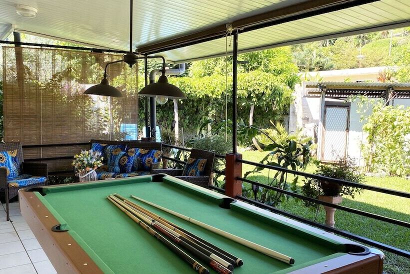 هتل Mahina's Lodge