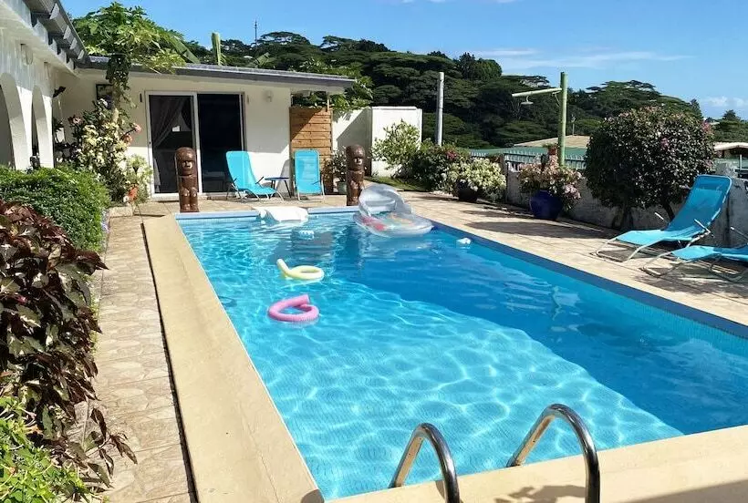 هتل Mahina's Lodge