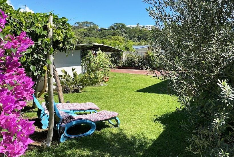 هتل Mahina's Lodge