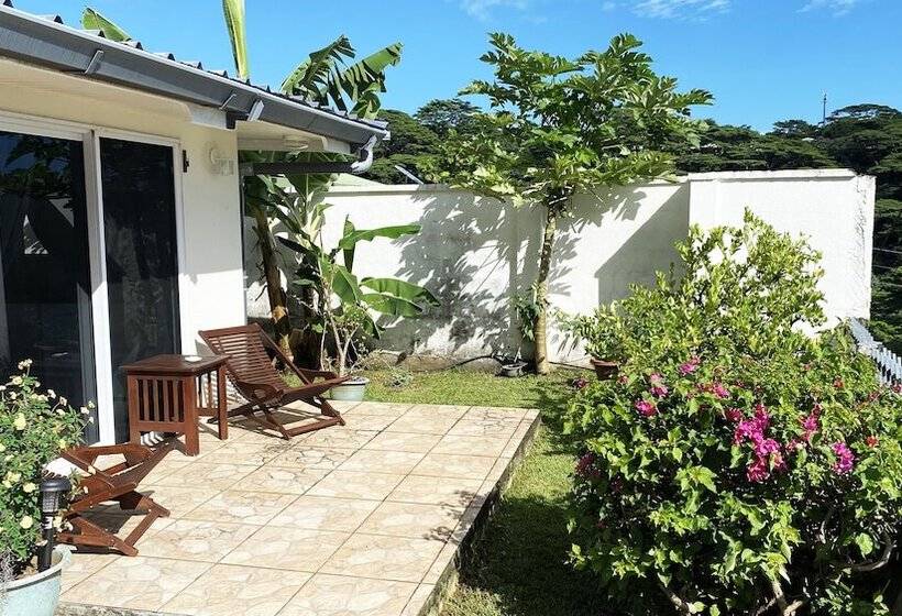 هتل Mahina's Lodge