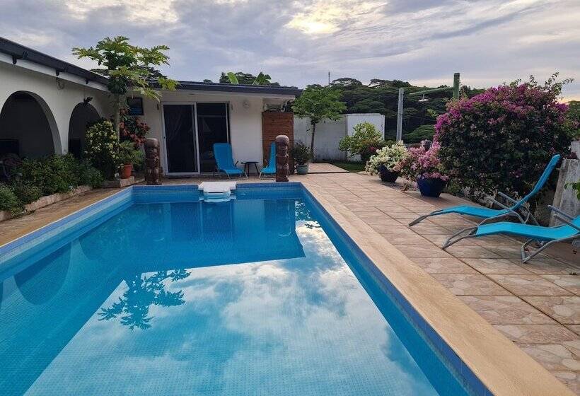 هتل Mahina's Lodge