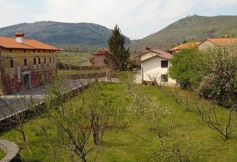 هتل Residence Muzica Bed And Breakfast