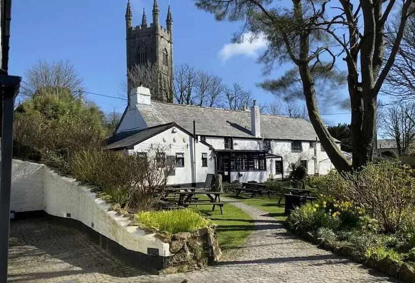 هتل The Crown Inn
