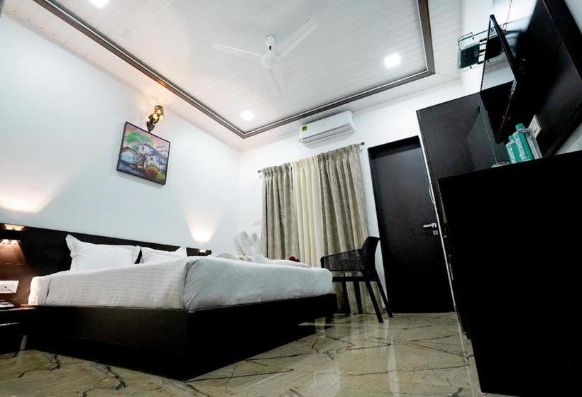 Hotelli Fintastic Beach Resort