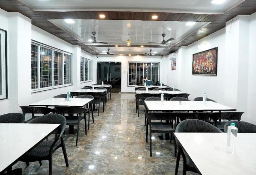 Hotelli Fintastic Beach Resort