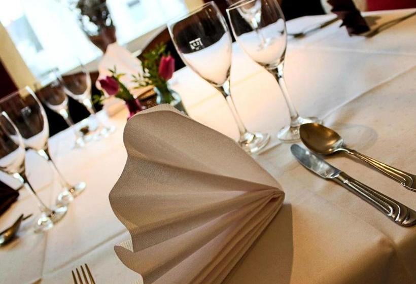 Отель Jetenburger Hof