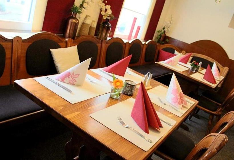 Отель Jetenburger Hof