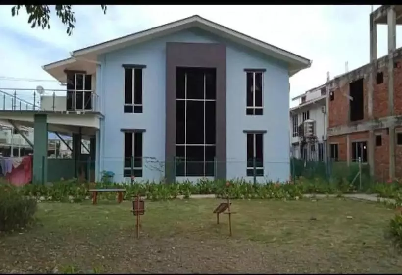 ホテル Oyo 90215 Awani Homestay