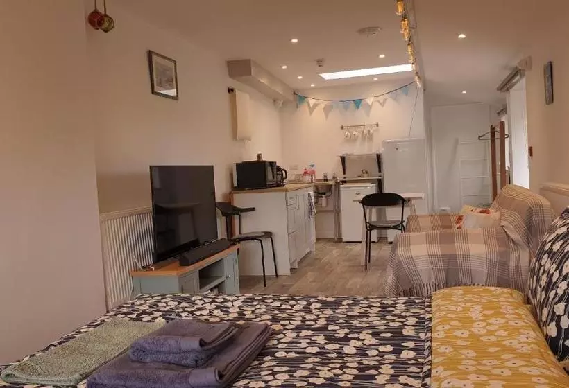 ペンション The Nook B&b