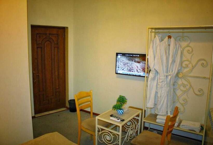 هتل Antique Palace