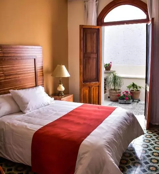 هتل Casa Constanza