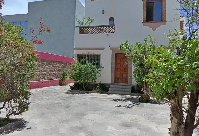 هتل Casa Constanza