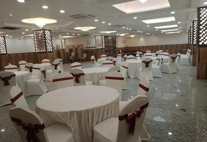 Hotel Dewdrop Yashraj