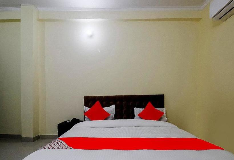 ホテル Oyo 78791 R C Grand