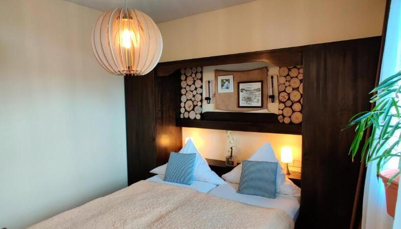 Отель Restaurant Tomahawk