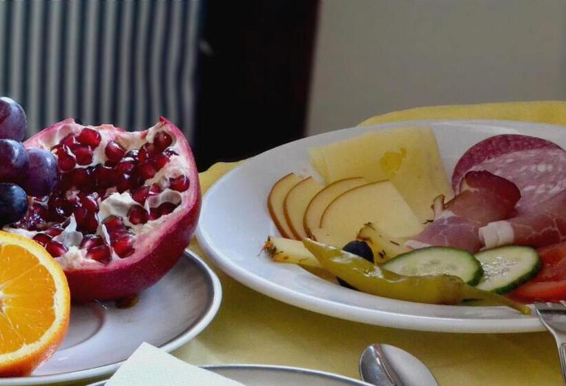 Отель Restaurant Tomahawk