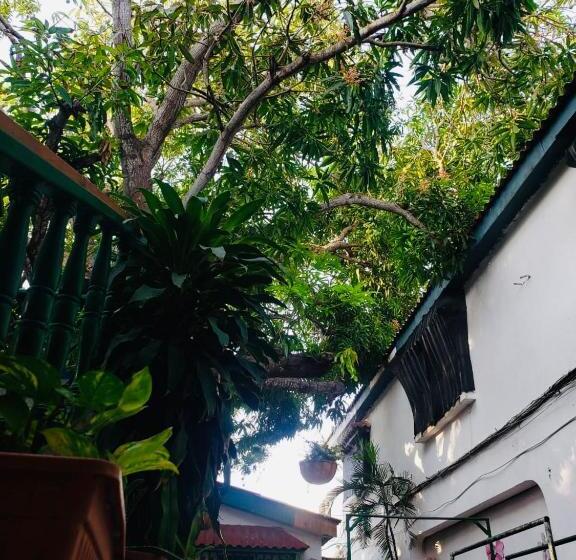 ホテル Tita’s Airport