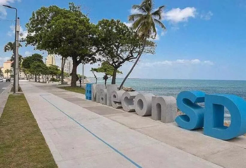 پانسیون Room In Apartment   Malecon Cozy Private Room