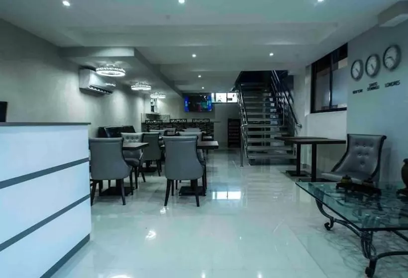 پانسیون Room In Apartment   Malecon Cozy Private Room