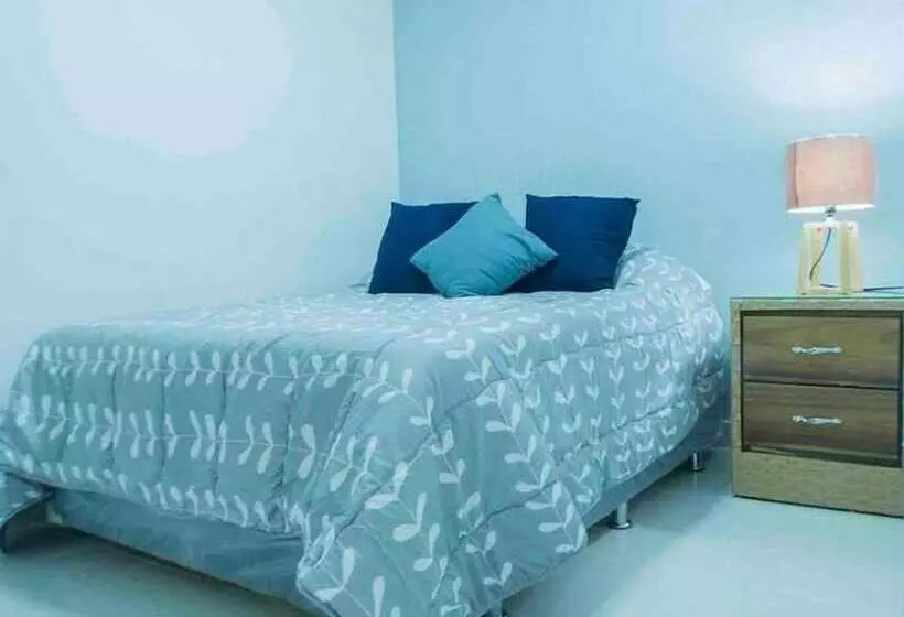 پانسیون Room In Apartment   Malecon Cozy Private Room