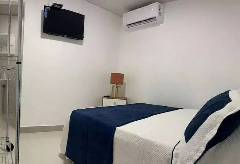 پانسیون Room In Apartment   Malecon Cozy Private Room