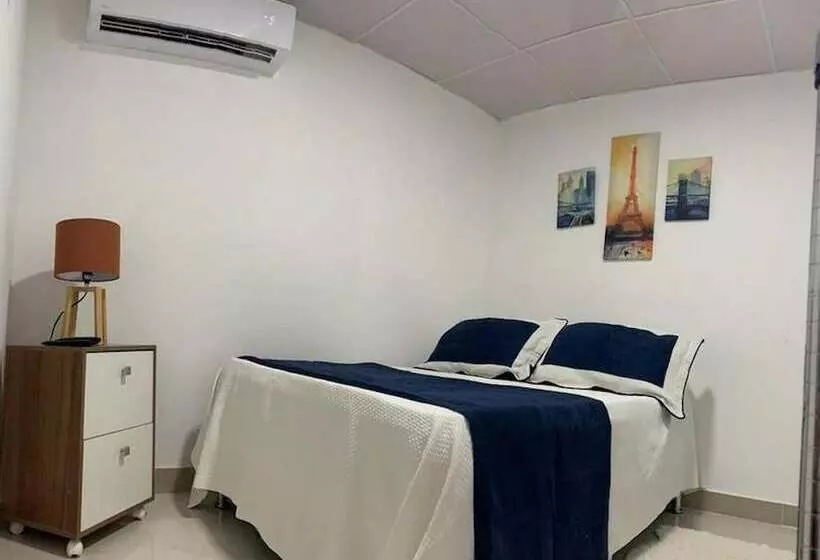 پانسیون Room In Apartment   Malecon Cozy Private Room