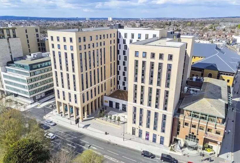Retkeilymaja Ensuite Rooms And Studios In Southampton, Sk   Campus Accommodation