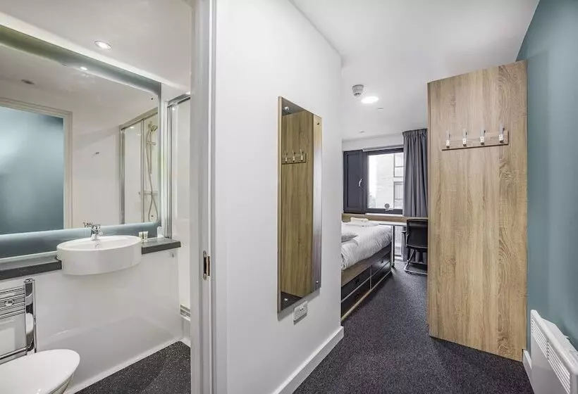 Retkeilymaja Ensuite Rooms And Studios In Southampton, Sk   Campus Accommodation