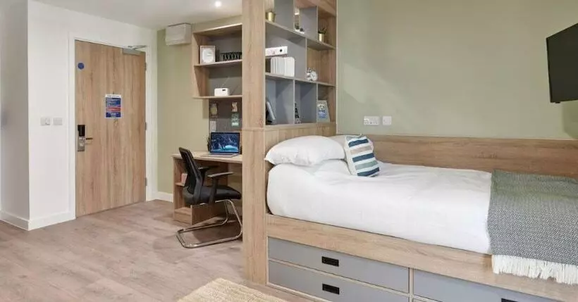 Retkeilymaja Ensuite Rooms And Studios In Southampton, Sk   Campus Accommodation