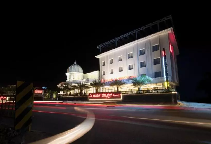 ホテル Aarya Mansion