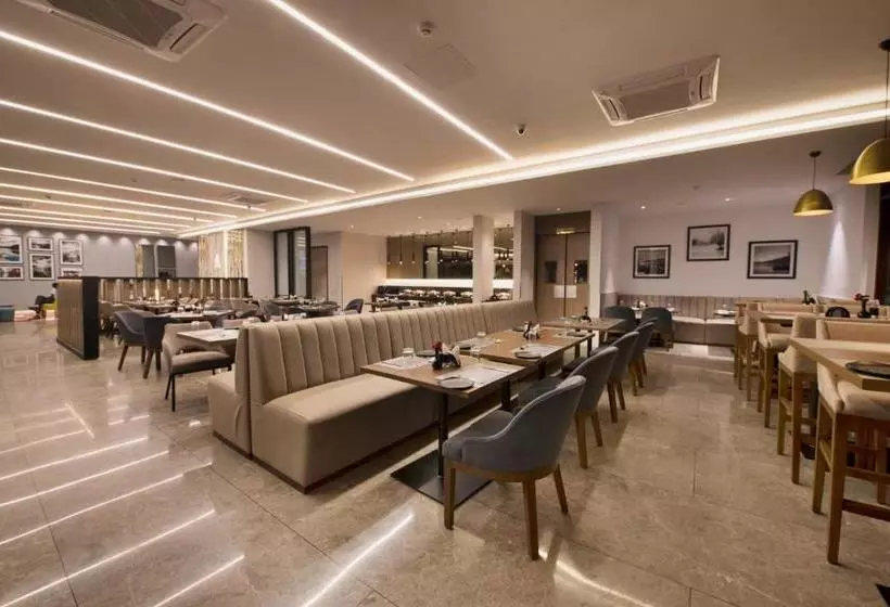 ホテル Aarya Mansion