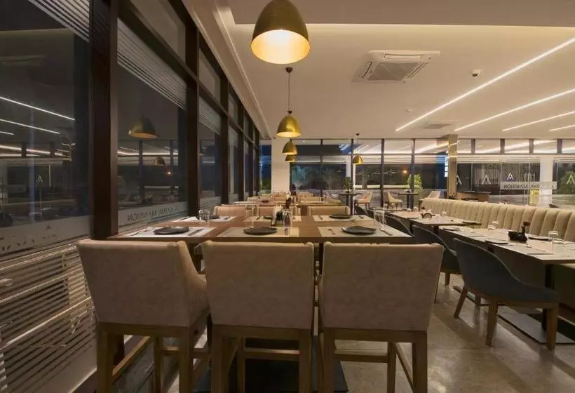 ホテル Aarya Mansion