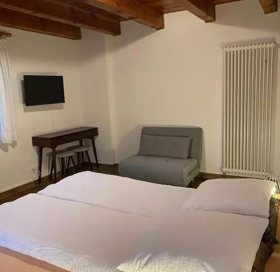 ホテル Osteria Vittoria