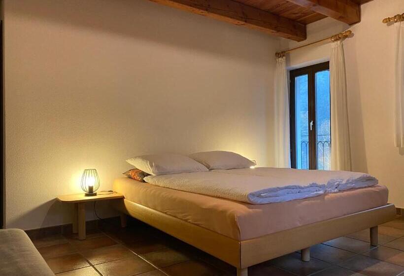 ホテル Osteria Vittoria