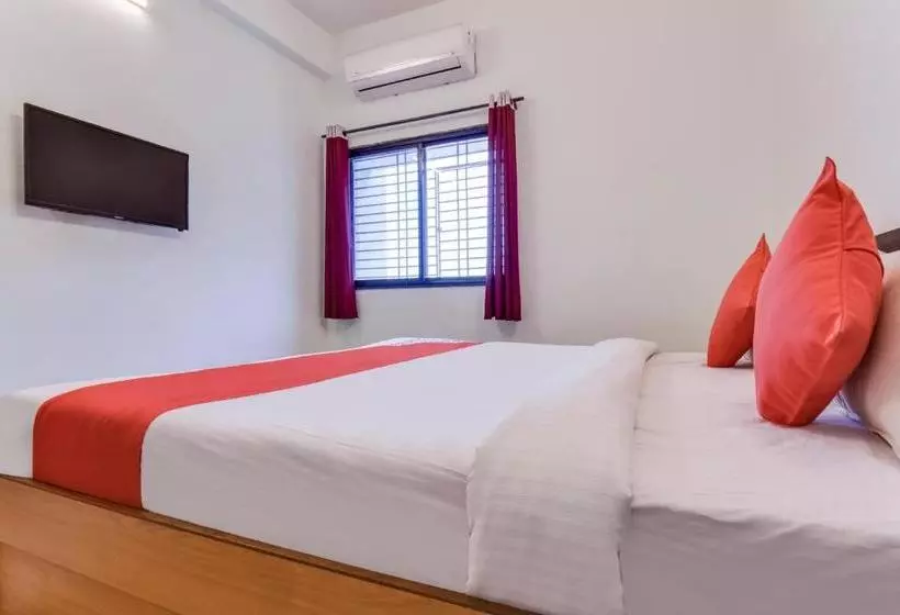 Hotelli Oyo 79163 Royal Akash Executive