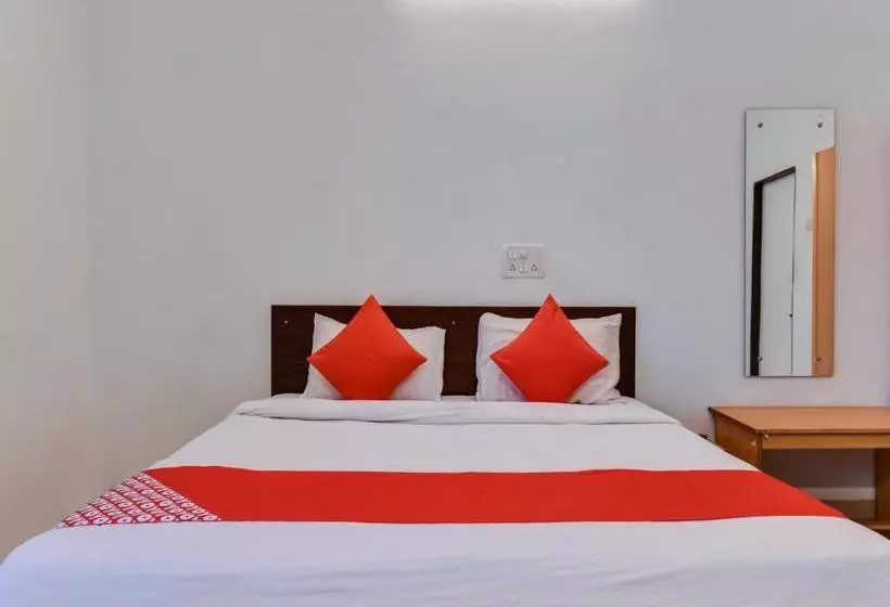 Hotelli Oyo 79163 Royal Akash Executive