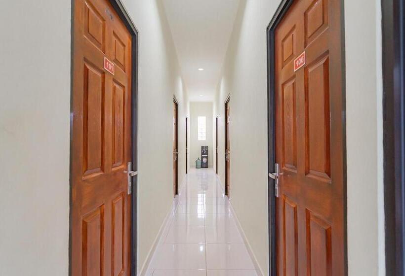 בית מלון כפרי Reddoorz Near Arka Sepinggan Airport Balikpapan