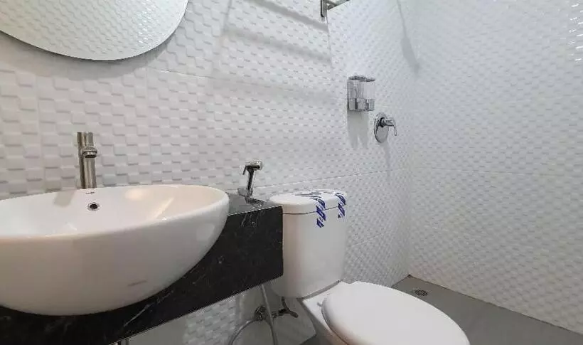 Hotelli Reddoorz Plus Near Siloam Hospital Balikpapan