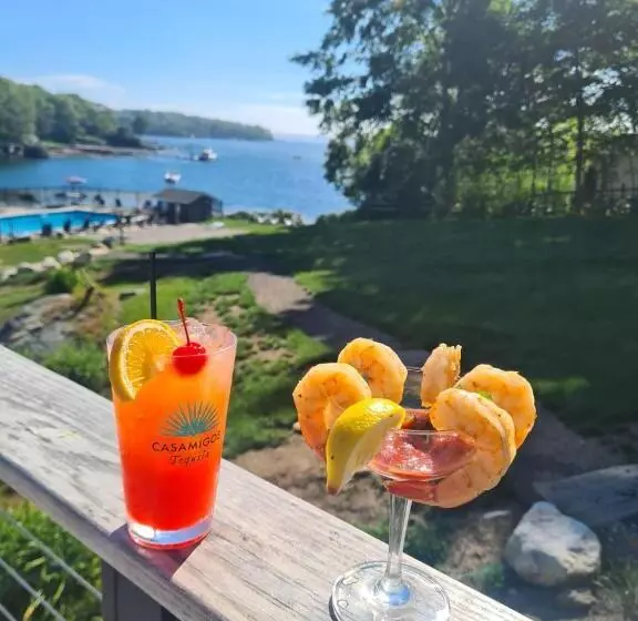 Hotelli Smuggler's Cove Inn