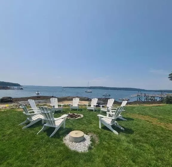 Hotelli Smuggler's Cove Inn