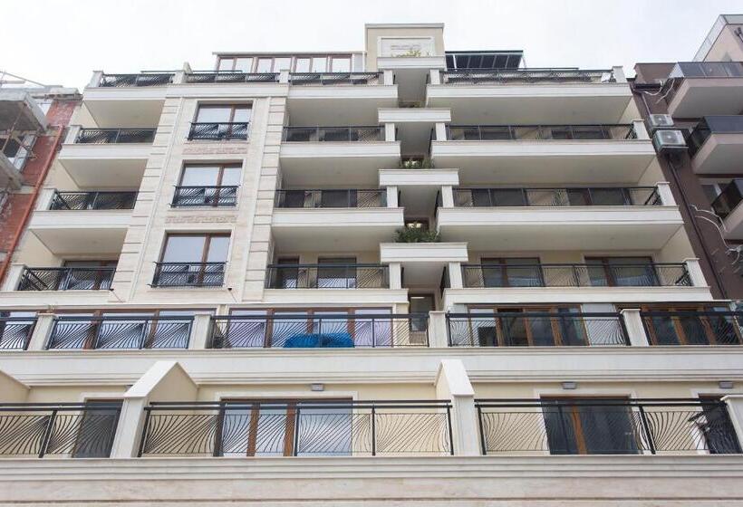 Modern And Bright Apartments Near Center   Free Parking