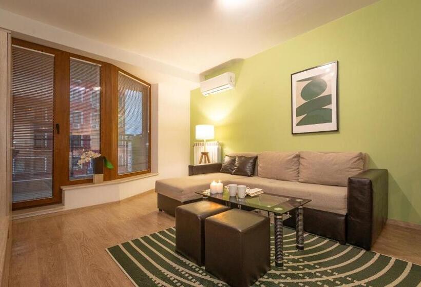 Modern And Bright Apartments Near Center   Free Parking