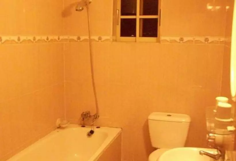 پانسیون Room In Lodge - Afara Castle Hotelbudget Hotel In Calabar